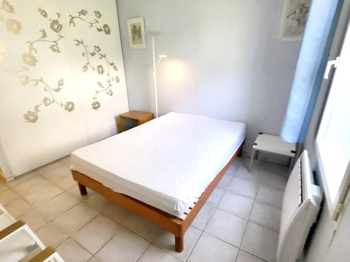 Appartement Six-Fours-les-Plages, 3 pièces, 4 personnes - FR-1-316-230 Extérieur photo