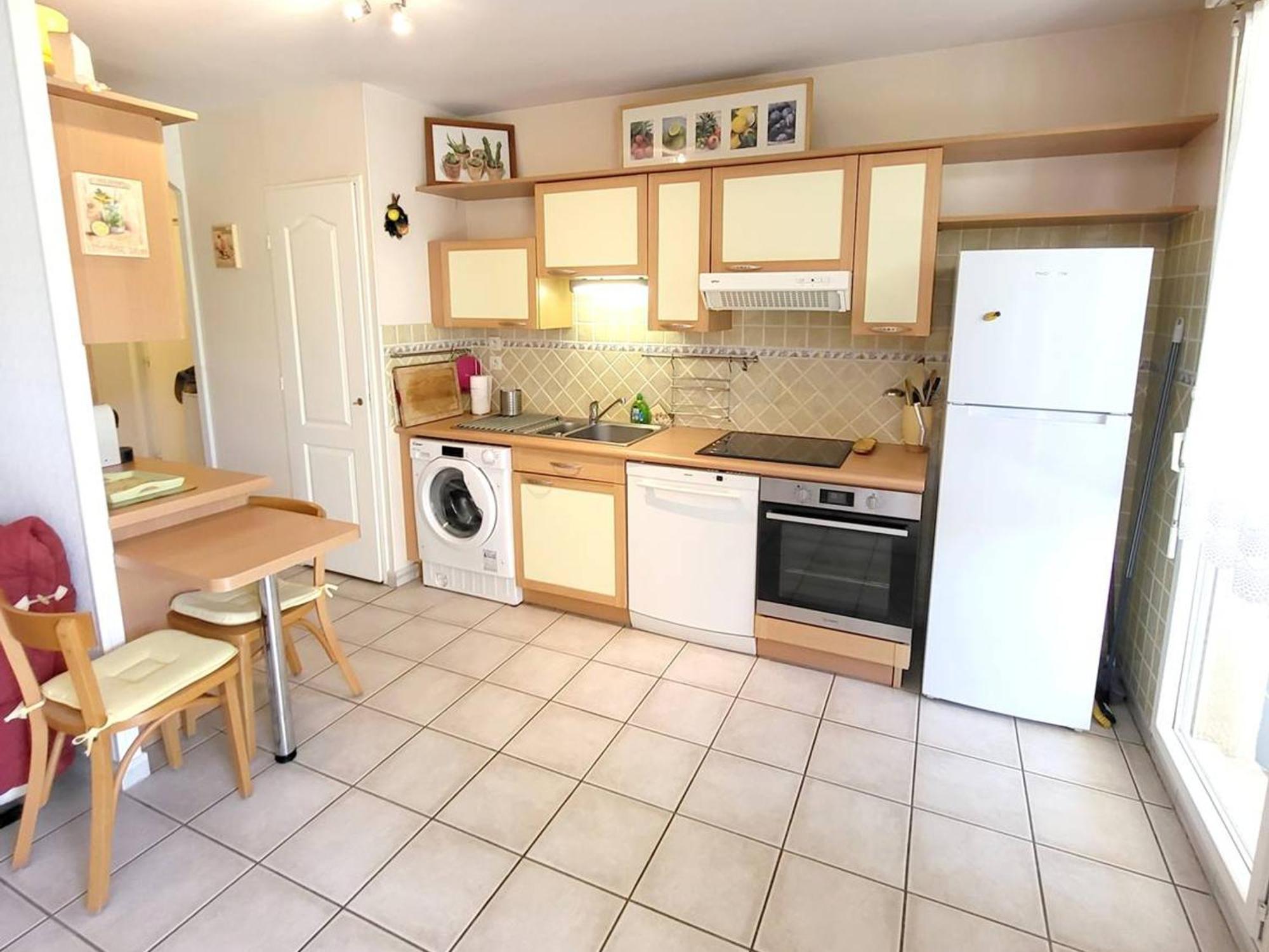 Appartement Six-Fours-les-Plages, 3 pièces, 4 personnes - FR-1-316-230 Extérieur photo