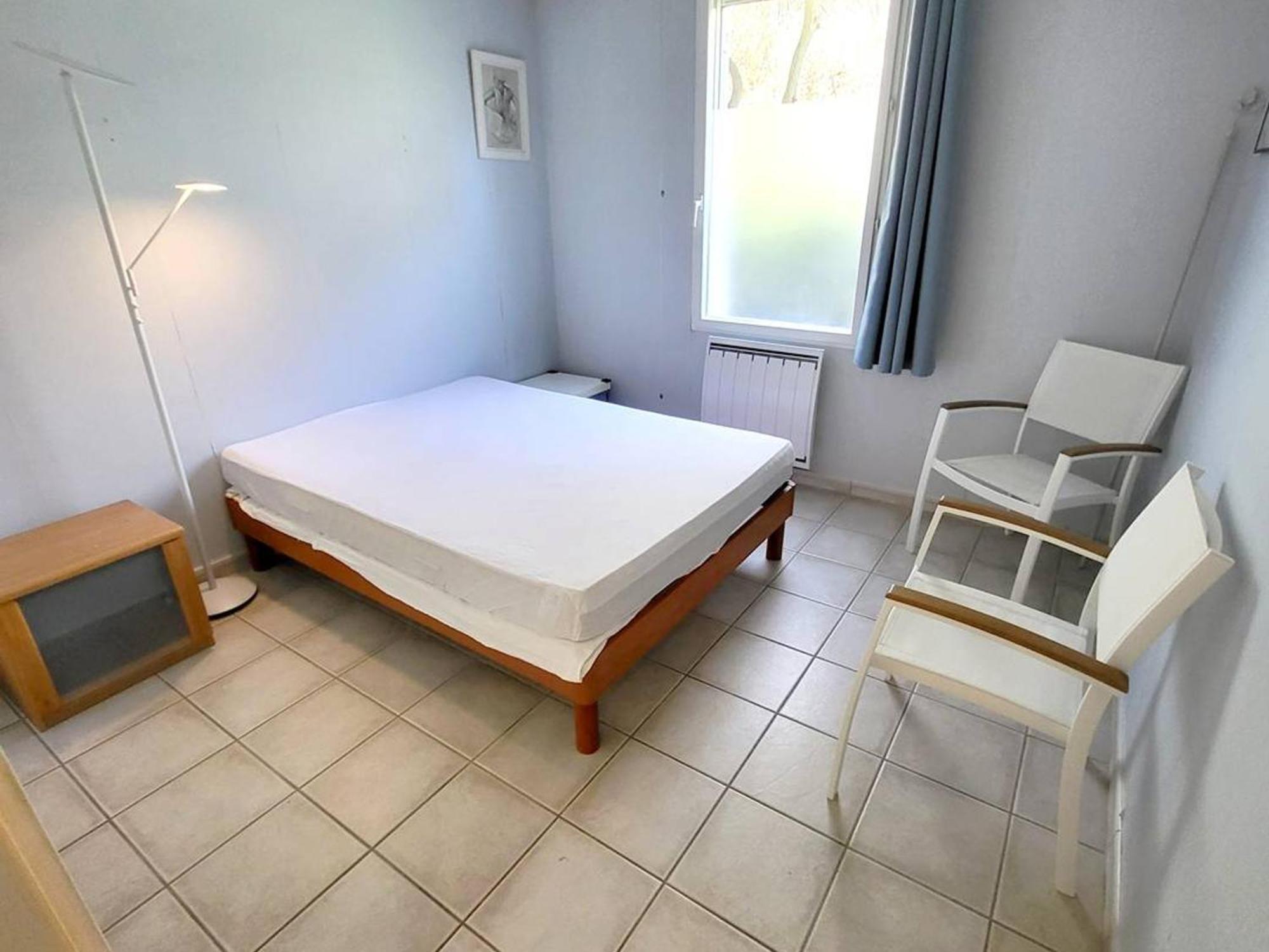Appartement Six-Fours-les-Plages, 3 pièces, 4 personnes - FR-1-316-230 Extérieur photo