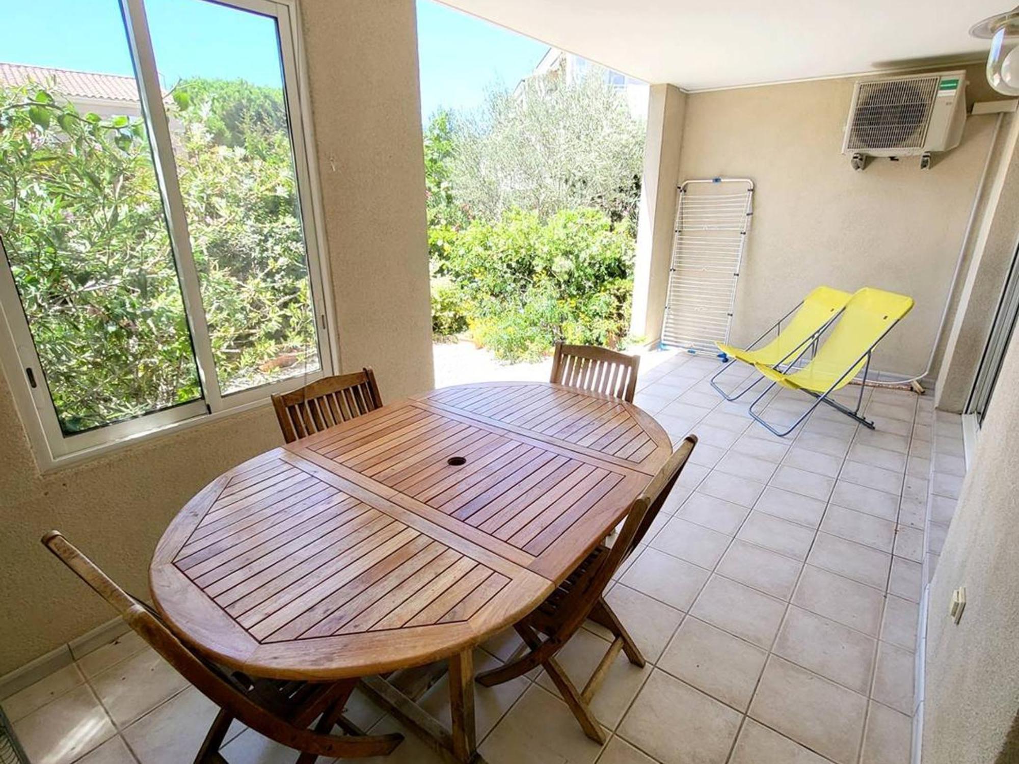 Appartement Six-Fours-les-Plages, 3 pièces, 4 personnes - FR-1-316-230 Extérieur photo